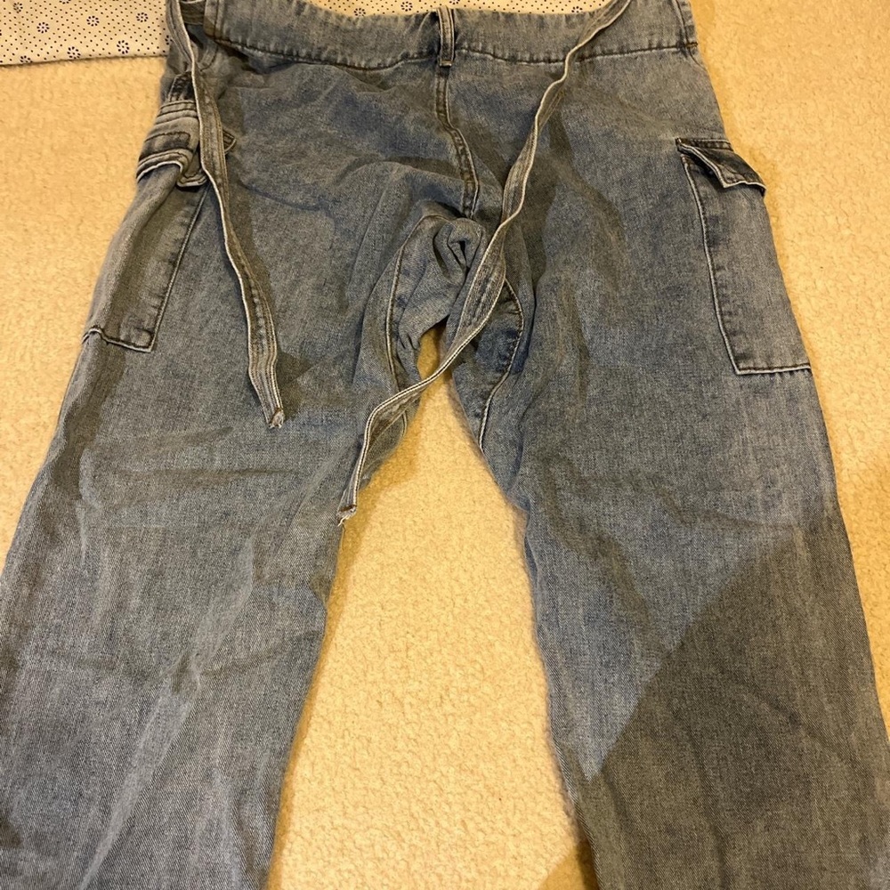 Jeans
Never worn - Picture 2 of 3